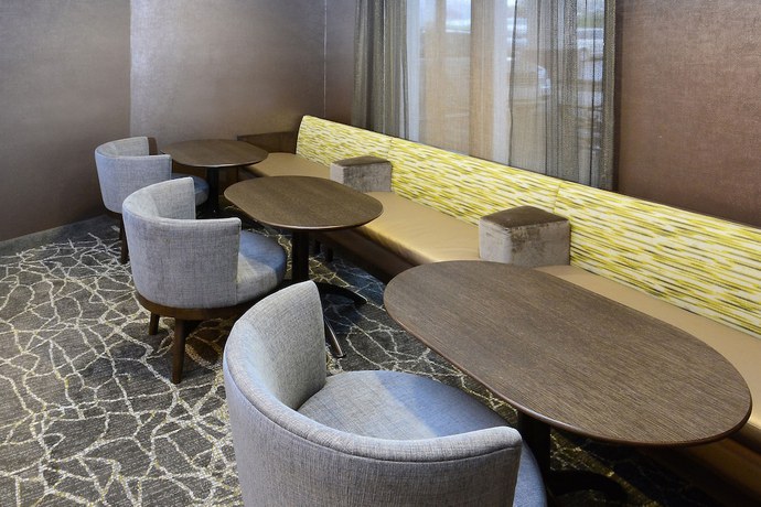 Imagen del bar/restaurante del Hotel Springhill Suites By Marriott Lynchburg Airport/university Area. Foto 3