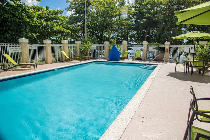 Imagen de la piscina del Hotel Springhill Suites By Marriott Miami Airport South Blue Lagoon Area. Foto 20