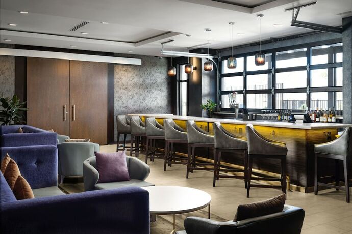 Imagen del bar/restaurante del Hotel Springhill Suites By Marriott Milpitas Silicon Valley. Foto 15
