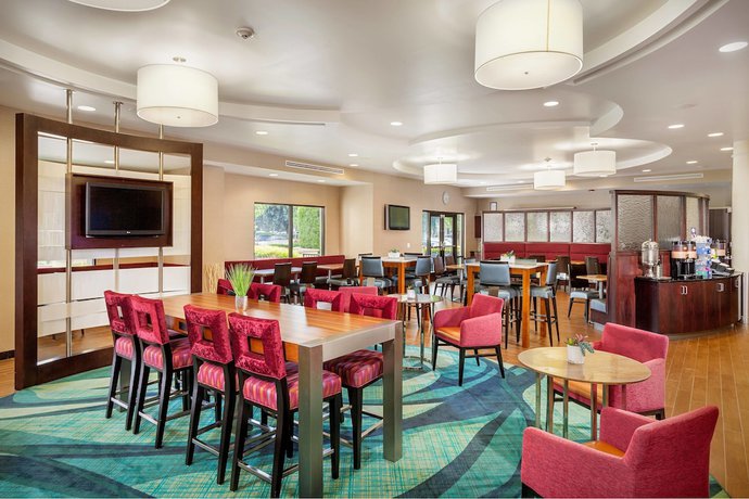 Imagen de los interiores del Hotel Springhill Suites By Marriott Modesto. Foto 16