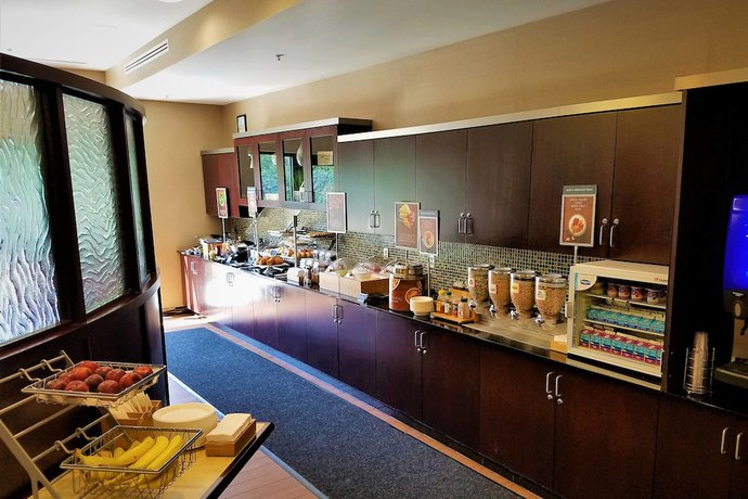 Imagen del bar/restaurante del Hotel Springhill Suites By Marriott Modesto. Foto 8