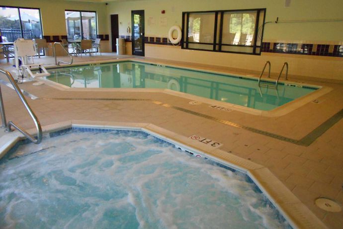 Imagen de la piscina del Hotel Springhill Suites By Marriott Morgantown. Foto 20