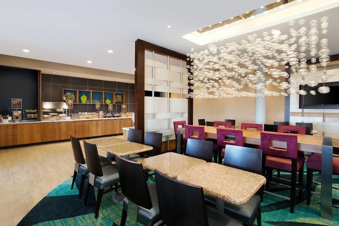 Imagen de los interiores del Hotel Springhill Suites By Marriott Murray. Foto 12