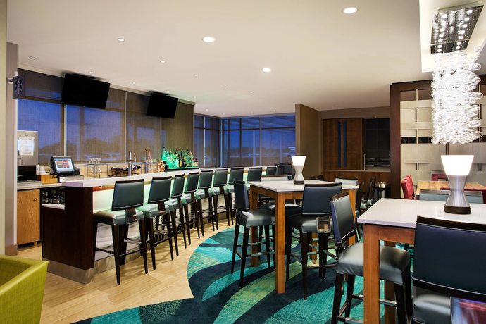 Imagen del bar/restaurante del Hotel Springhill Suites By Marriott Murray. Foto 3