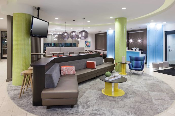 Imagen de los interiores del Hotel Springhill Suites By Marriott Orlando At Seaworld. Foto 10