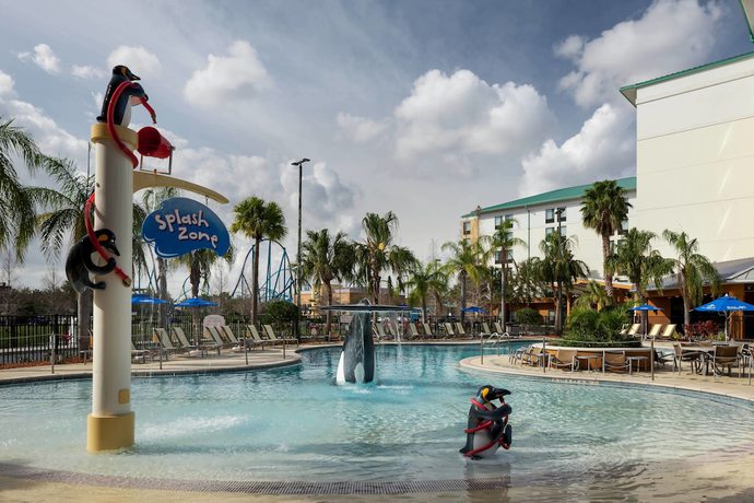 Imagen de la piscina del Hotel Springhill Suites By Marriott Orlando At Seaworld. Foto 16