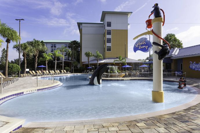 Imagen de la piscina del Hotel Springhill Suites By Marriott Orlando At Seaworld. Foto 19