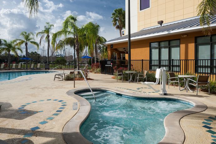 Imagen de la piscina del Hotel Springhill Suites By Marriott Orlando At Seaworld. Foto 20
