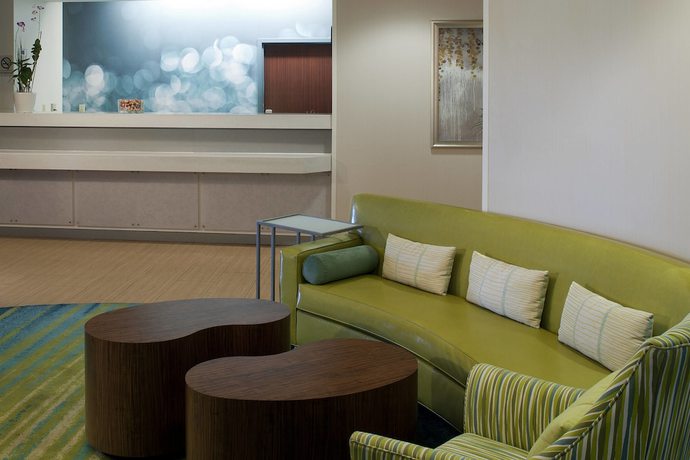 Imagen de los interiores del Hotel Springhill Suites By Marriott Overland Park. Foto 9