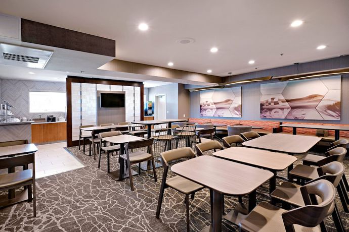 Imagen del bar/restaurante del Hotel Springhill Suites By Marriott Phoenix Glendale Peoria. Foto 6
