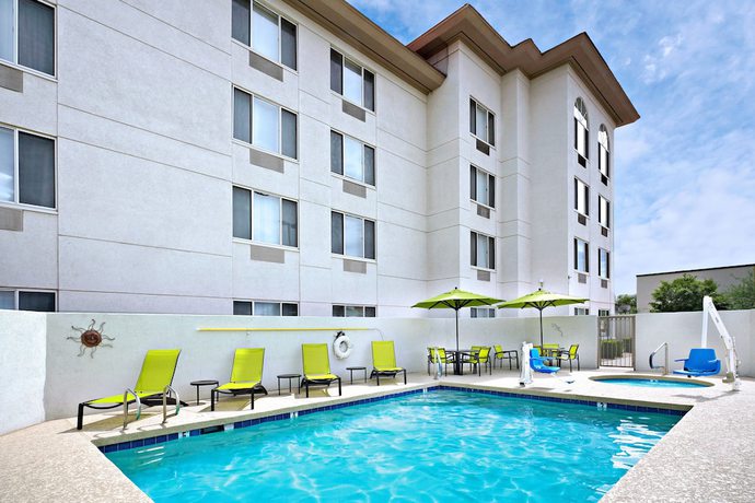 Imagen de la piscina del Hotel Springhill Suites By Marriott Phoenix Glendale Peoria. Foto 17