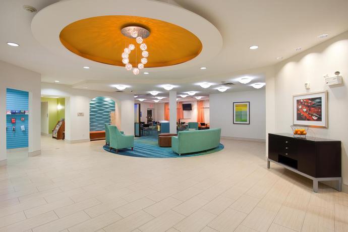 Imagen de los interiores del Hotel Springhill Suites By Marriott Portland Airport. Foto 7