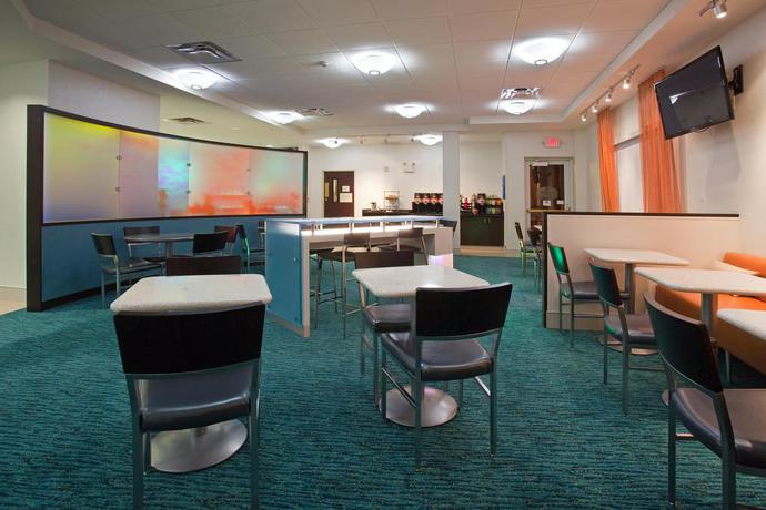 Imagen de los interiores del Hotel Springhill Suites By Marriott Portland Airport. Foto 9