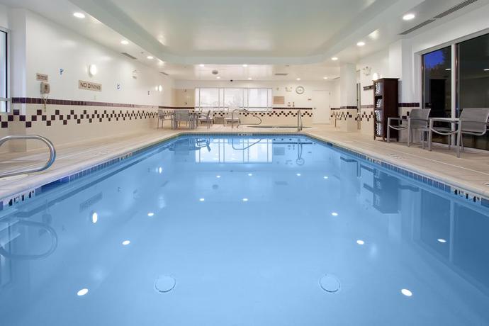 Imagen de la piscina del Hotel Springhill Suites By Marriott Portland Airport. Foto 11