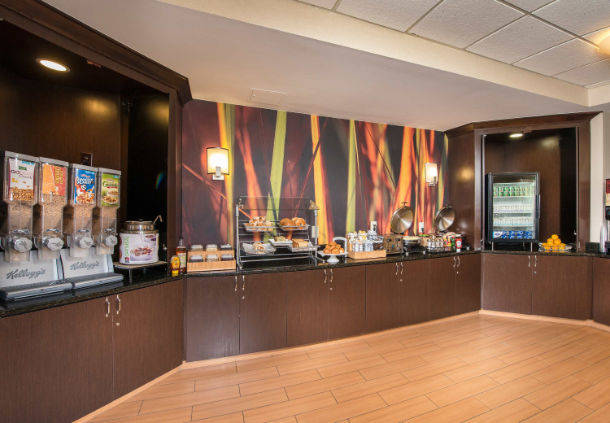 Imagen del bar/restaurante del Hotel Springhill Suites By Marriott Raleigh-durham Airport/research Triangle Park. Foto 6