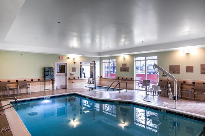 Imagen de la piscina del Hotel Springhill Suites By Marriott Sacramento Natomas. Foto 12