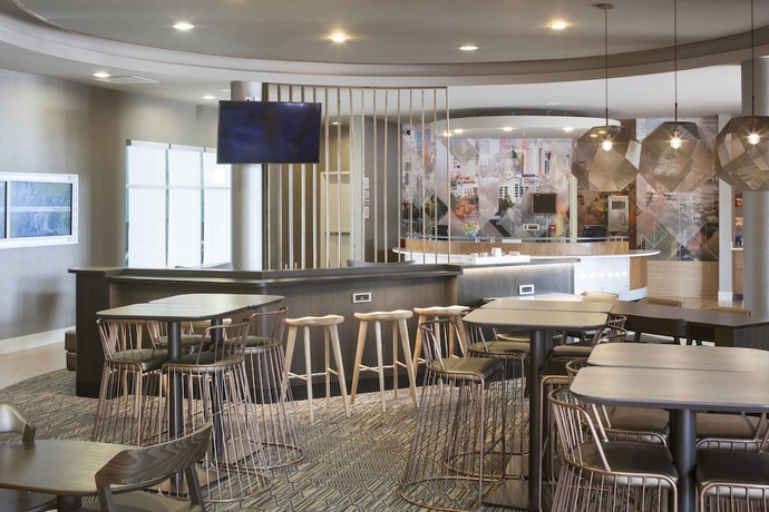 Imagen de los interiores del Hotel Springhill Suites By Marriott Salt Lake City Airport. Foto 15