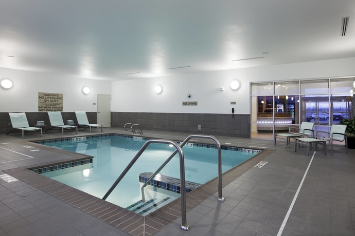 Imagen de la piscina del Hotel Springhill Suites By Marriott Salt Lake City Airport. Foto 19
