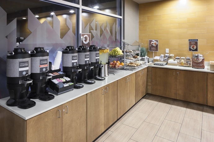 Imagen del bar/restaurante del Hotel Springhill Suites By Marriott Salt Lake City Airport. Foto 4