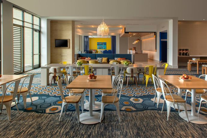 Imagen del bar/restaurante del Hotel Springhill Suites By Marriott San Diego Oceanside/downtown. Foto 3