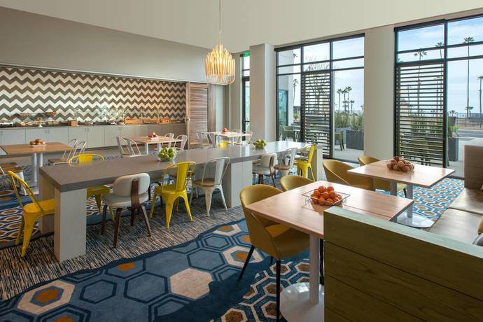 Imagen del bar/restaurante del Hotel Springhill Suites By Marriott San Diego Oceanside/downtown. Foto 6
