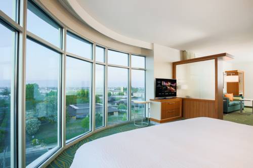 Imagen de la habitación del Hotel Springhill Suites By Marriott San Jose Airport. Foto 13