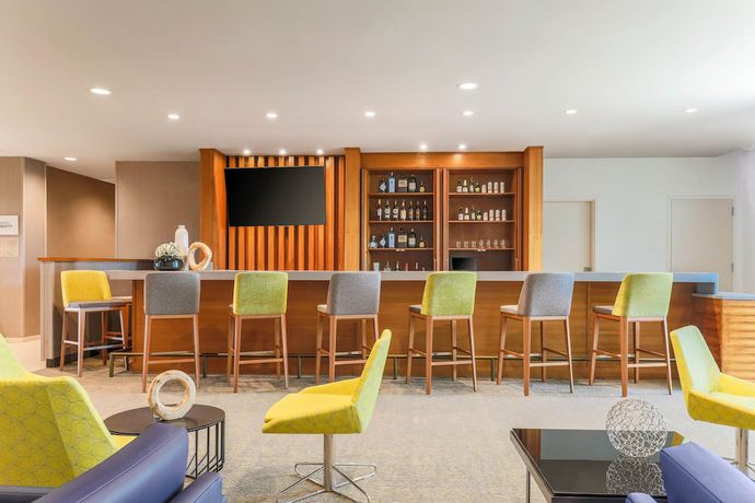 Imagen del bar/restaurante del Hotel Springhill Suites By Marriott San Jose Fremont. Foto 3