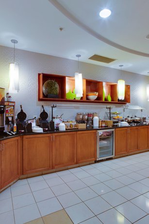 Imagen del bar/restaurante del Hotel Springhill Suites By Marriott Savannah I-95. Foto 2