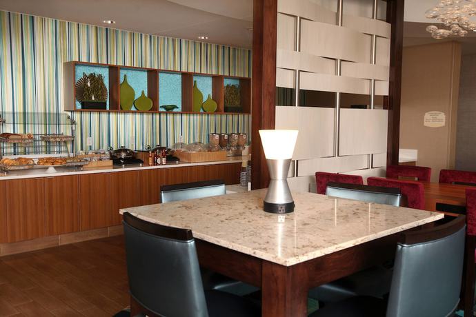 Imagen del bar/restaurante del Hotel Springhill Suites By Marriott Sioux Falls. Foto 3