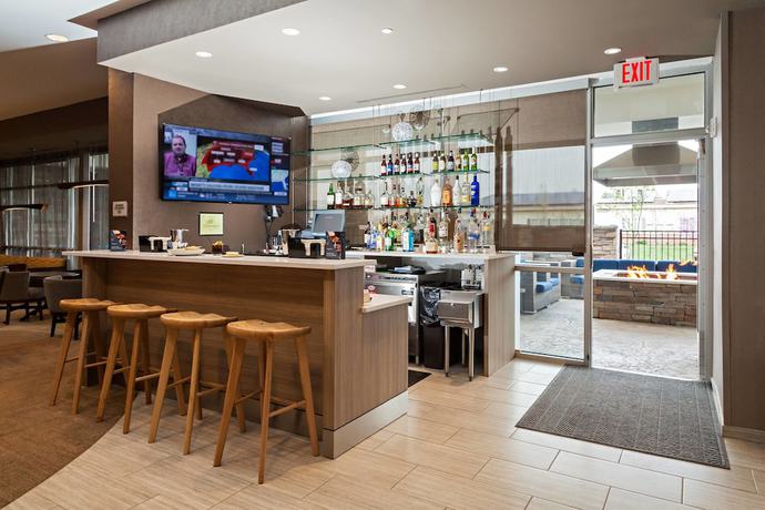 Imagen del bar/restaurante del Hotel Springhill Suites By Marriott Somerset Franklin Township. Foto 5