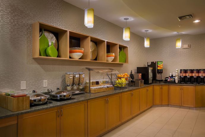 Imagen del bar/restaurante del Hotel Springhill Suites By Marriott St. Petersburg Clearwater. Foto 8