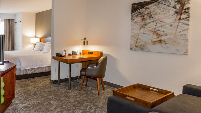 Imagen de la habitación del Hotel Springhill Suites By Marriott Tampa Westshore Airport. Foto 8