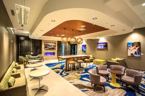 Imagen general del Hotel Springhill Suites By Marriott The Dunes On Montere. Foto 4
