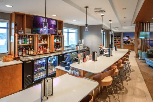 Imagen general del Hotel Springhill Suites By Marriott The Dunes On Montere. Foto 11