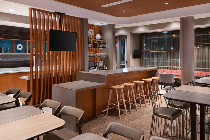 Imagen del bar/restaurante del Hotel Springhill Suites By Marriott Tifton. Foto 8