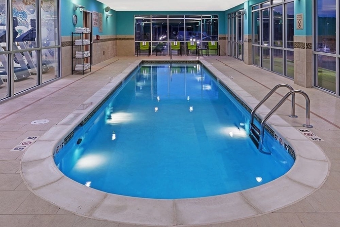 Imagen de la piscina del Hotel Springhill Suites By Marriott Tulsa At Tulsa Hills. Foto 18