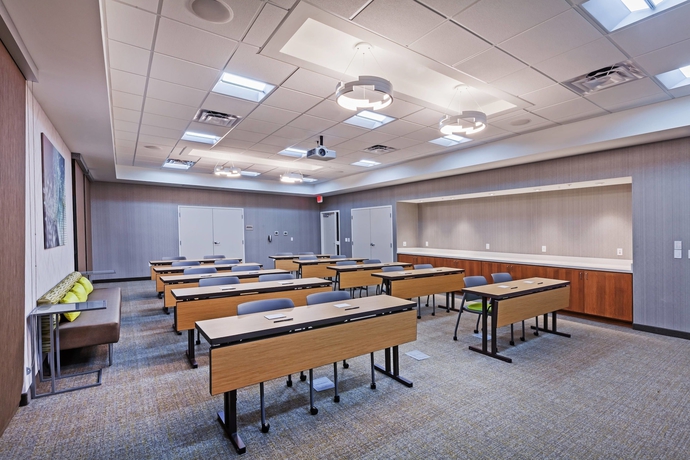Imagen de los interiores del Hotel Springhill Suites By Marriott Tulsa At Tulsa Hills. Foto 15