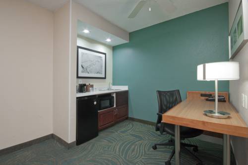 Imagen de la habitación del Hotel Springhill Suites By Marriott Tulsa. Foto 6