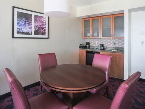 Imagen de la habitación del Hotel Springhill Suites By Marriott Virginia Beach Oceanfront. Foto 3