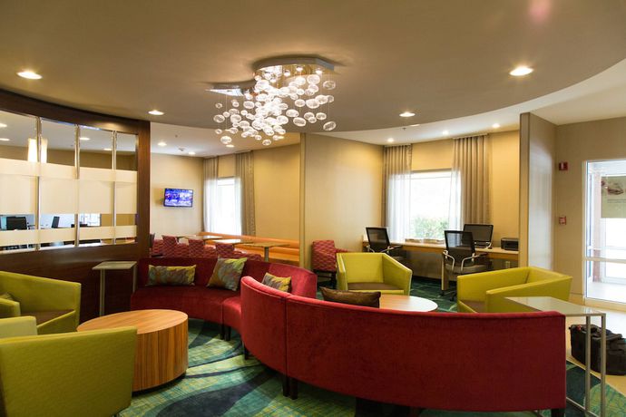 Imagen de los interiores del Hotel Springhill Suites By Marriott Warwick. Foto 7