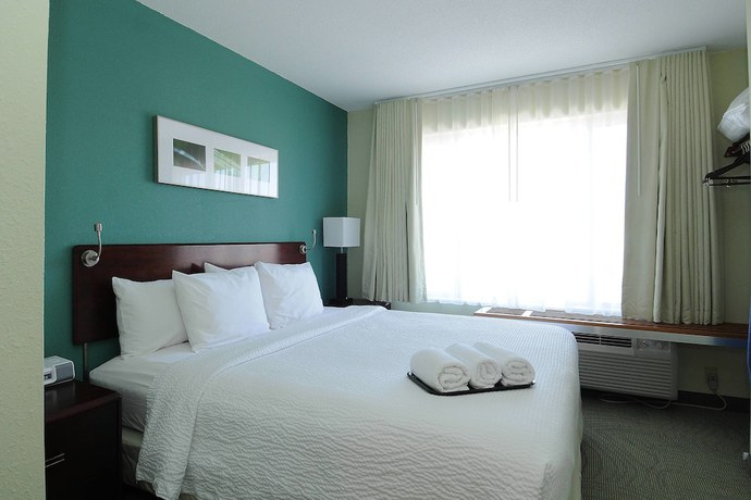 Imagen de la habitación del Hotel Springhill Suites By Marriott Warwick. Foto 2