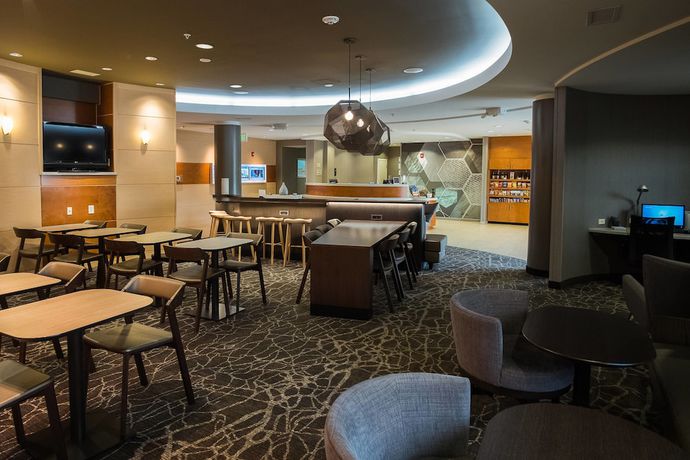 Imagen del bar/restaurante del Hotel Springhill Suites By Marriott Winston-salem Hanes Mall. Foto 2