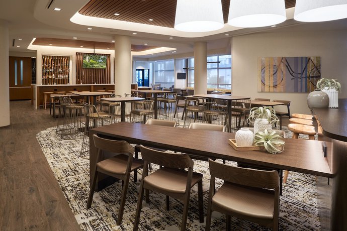 Imagen del bar/restaurante del Hotel Springhill Suites By Marriott Winter Park. Foto 3