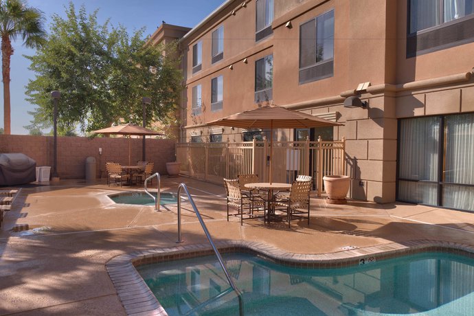 Imagen de la piscina del Hotel Springhill Suites By Marriott Yuma. Foto 13