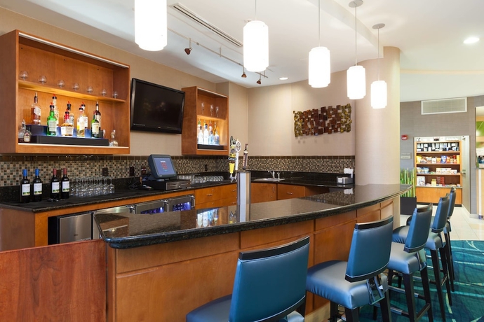 Imagen del bar/restaurante del Hotel Springhill Suites Charlotte Lake Norman/mooresville. Foto 6