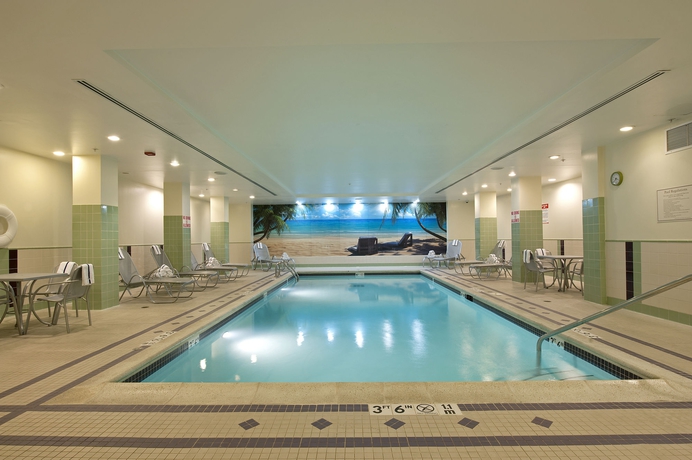 Imagen de la piscina del Hotel Springhill Suites Chicago O'hare By Marriott. Foto 16