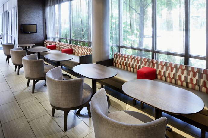 Imagen de los interiores del Hotel Springhill Suites Columbus Osu. Foto 17
