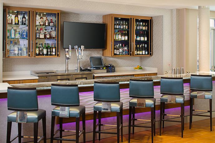 Imagen del bar/restaurante del Hotel Springhill Suites Dallas Lewisville. Foto 9