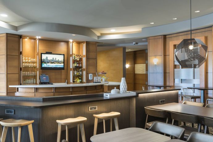 Imagen del bar/restaurante del Hotel Springhill Suites Detroit Auburn Hills. Foto 8