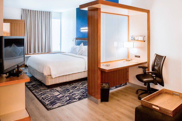 Imagen de la habitación del Hotel Springhill Suites Houston Baytown. Foto 2
